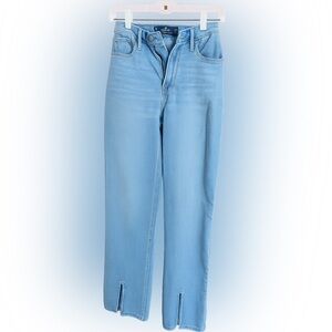 Hollister Ultra High-Rise Dad Jeans – 0R